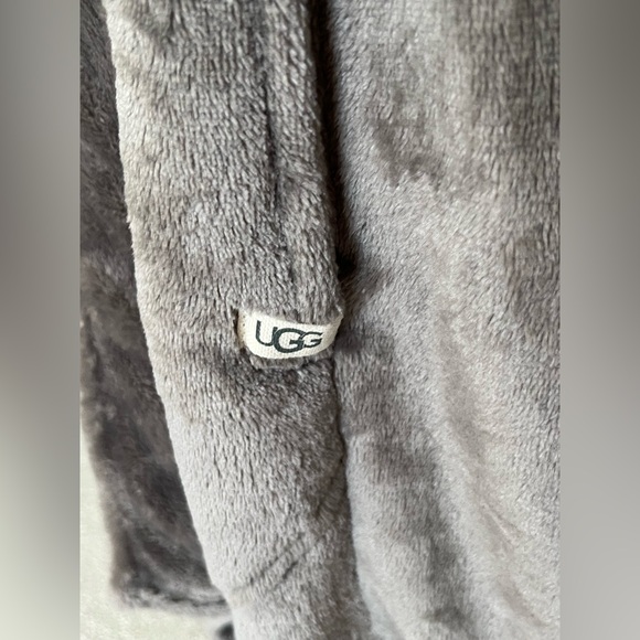 NWT Ugg Gray Robe Size Smalll - Picture 7 of 9